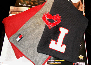Tommy Hilfiger soe bordoo-sinine meeste sall, uus (1 foto / 7)
