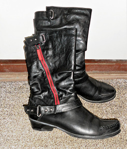 Tamaris nahast stiilsed mustad-punased saapad, s.39 (5 foto / 10)