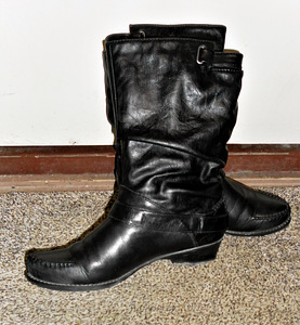 Tamaris nahast stiilsed mustad-punased saapad, s.39 (6 foto / 10)