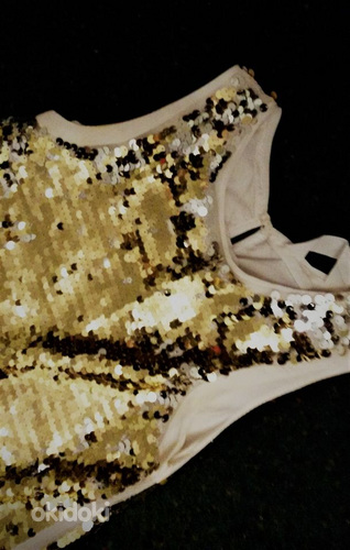 Праздничное золотое- платье с паетками 128/134 + сумочка (фото #5)