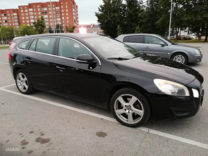 Продам VOLVO V 60 (1 фото из 3)