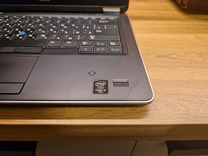 Dell Latitude E7440 sülearvuti (3 foto / 9)