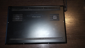 Razer blade 15 / i7 9750H / RTX 2060 / 16gb RAM / 144HZ (5 foto / 5)