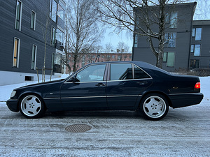 Мерседес-Бенц S300 (5 фото из 10)