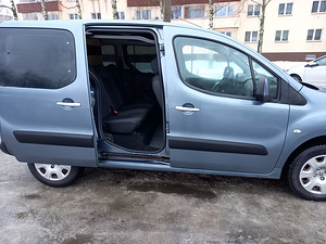 Peugeot (3 фото из 5)