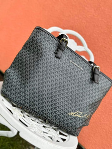 Новая сумка Michael Kors реплика (1 фото из 2)