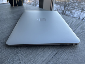 Macbook Air 13 i5, 4GB, 128SSD (6 foto / 9)
