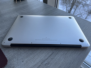 Macbook Air 13 i5, 4GB, 128SSD (8 foto / 9)