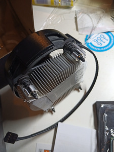 AMD Ryzen 3 3200G Vega 8 Graphics (BOX) (5 foto / 6)