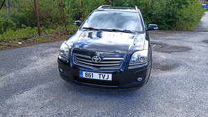Toyota Avensis (7 foto / 8)