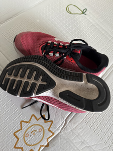 Naiste Nike tossud (3 foto / 4)
