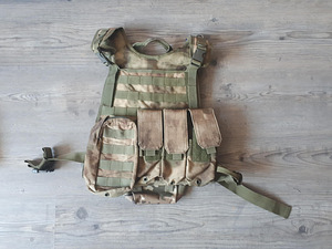 Erinevad airsofti asjad, taskud, pouch, vestid, vööd, mütsid (7 foto / 10)