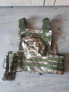 Erinevad airsofti asjad, taskud, pouch, vestid, vööd, mütsid (10 foto / 10)