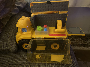 Auto (2 foto / 4)