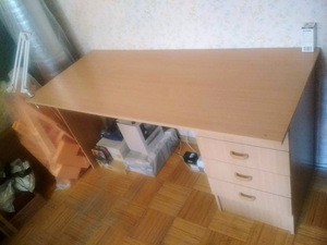 Письменный стол (2 фото из 4)