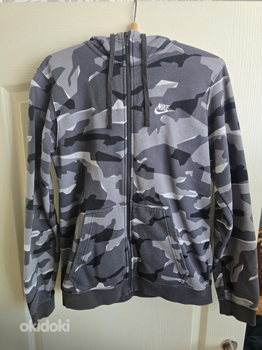 Meeste Nike pusa. Suurus M