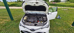 Toyota Avensis (9 foto / 11)