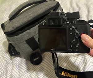 Nikon D3500 + комплектный объектив + сумка для камеры и друг (5 фото из 5)