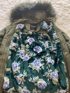 Guess парка.S (3 фото из 3)