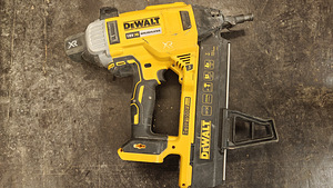 Dewalt DCN 890 (1 foto / 2)