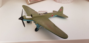 Lennuk IL-2 USSR 1:72 (3 foto / 8)