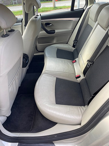 Saab 9-3 1.9 TTiD (10 фото из 10)