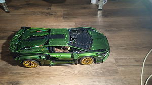 42115 LEGO® Technic Lamborghini Sian FKP 37 (1 foto / 3)