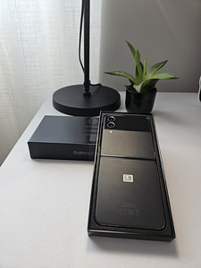 Samsung Galaxy Flip4, Flip 4 (5 foto / 5)
