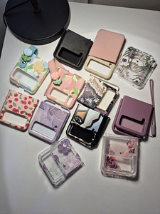 Samsung Galaxy Flip4 (4 foto / 7)
