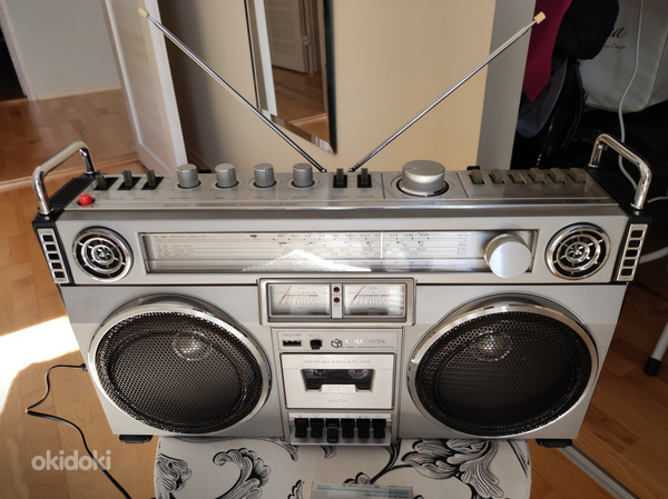 Boombox CROWN