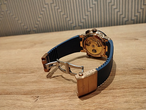 Meeste käekellad Ulysse Nardin El Toro (7 foto / 9)