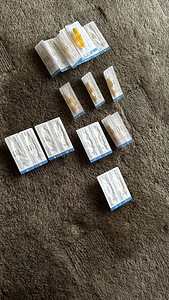 Tattoo supplies (1 foto / 2)