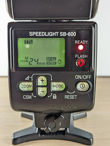 Nikon Speedlight SB-600 (3 foto / 3)