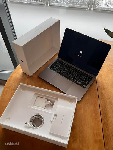 Apple MacBook Air 13 (2020 г.) (фото #1)