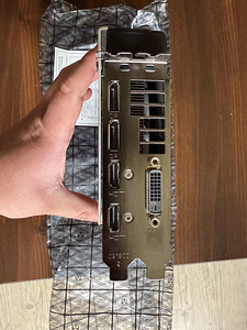 Sapphire Pulse RX 570 4GB GDDR5 (3 foto / 4)
