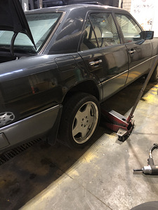 Mercedes-Benz w124 230E (6 foto / 15)