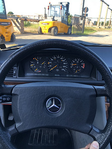 Mercedes-Benz w124 230E (13 foto / 15)
