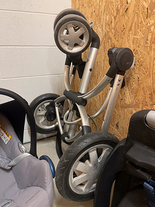 Maxi-Cosi turvahäll, ISOFIX EasyFix alus ja käru raam (4 foto / 7)