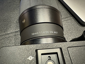 Sony a6400 + оборудование (3 фото из 7)