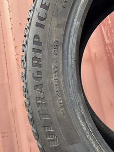 Шины Goodyear Ultragrip Ice 2 (2 фото из 4)