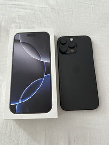 Apple iPhone 16 Pro Max 256GB Black Titanium (3 foto / 3)