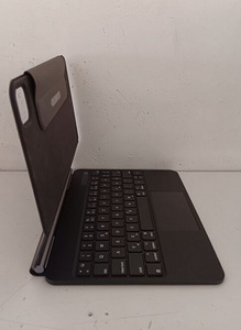 НОВАЯ клавиатура ESR Rebound для iPad. (8 фото из 8)