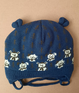 Тёплая детская шапка. (2 фото из 5)