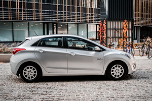 2016 Hyundai i30 gdi 6mt isg comfort plus 1.6 99kw (6 foto / 12)