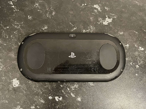 Ps vita slim (2000) + ümbris +8gb (2 foto / 6)