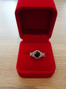 Золотое кольцо 585* с сапфиром и бриллиантами