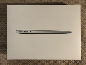 Apple MacBook AIR 1.8GHZ 13" / RAM 8GB / SSD 128GB (4 foto / 10)
