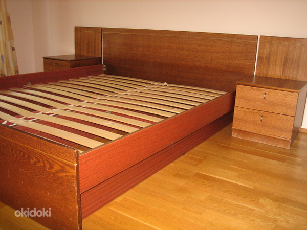 Мебель для спальни (кровать, комоды, тумбочки и др.) (фото #1)