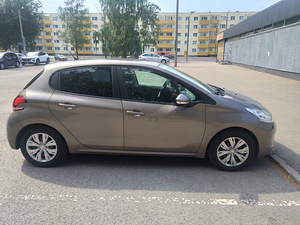Peugeot 208 1.2 60kW (4 foto / 6)