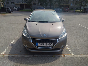 Peugeot 208 1.2 60kW (6 foto / 6)